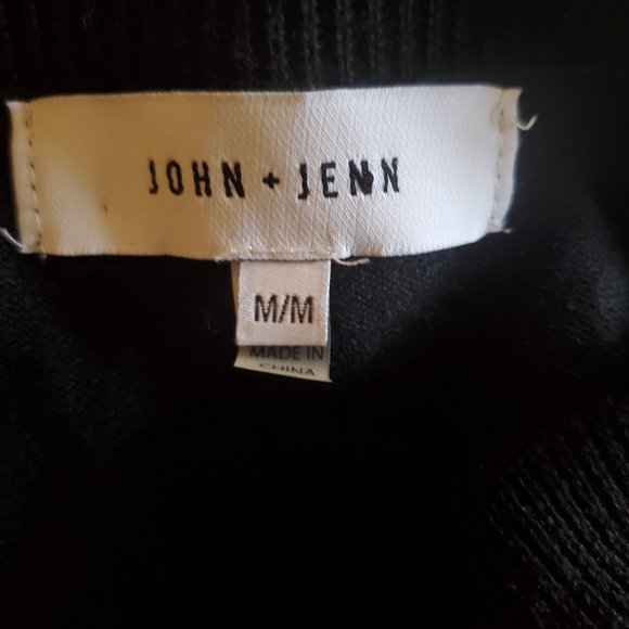 John + Jenn Soft Rolled Hem Cold-Shoulder Sweater M - Picture 7 of 8